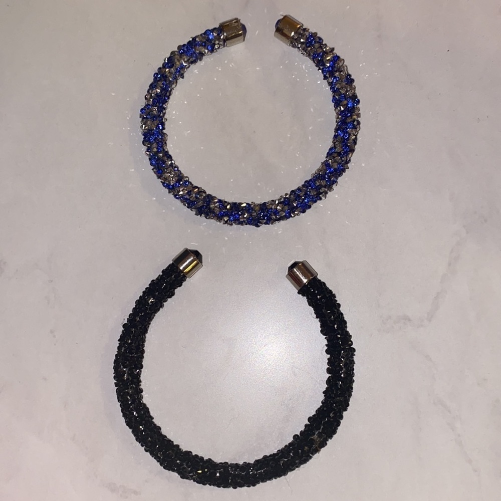 Set of two cuff bracelets beaded sparkly 1 blac 1 blue/silver one size fits all‌ - Picture 6 of 7